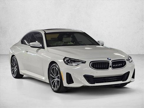 Certified 2025 BMW 230i Coupe RWD image 3