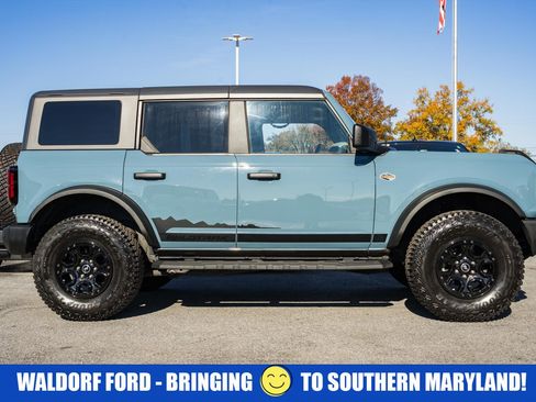 Used 2022 Ford Bronco Wildtrak image 3