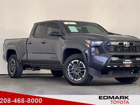 Certified 2025 Toyota Tacoma TRD Sport image 1