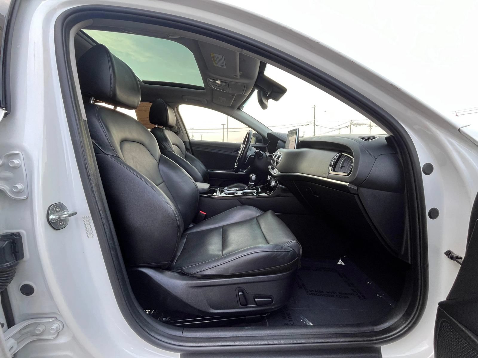 Used 2018 Kia Stinger Premium RWD image 30