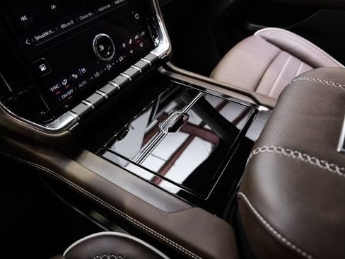 Used 2026 GMC Yukon XL Denali Ultimate AWD/4WD image 57