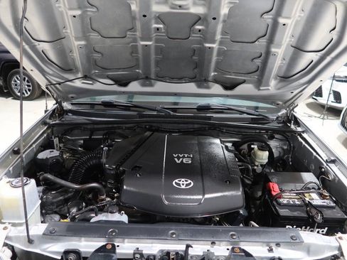 Used 2013 Toyota Tacoma PreRunner w/ SR5 Pkg RWD image 8