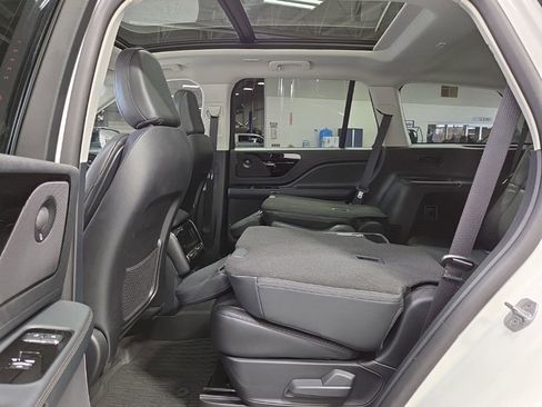 Used 2025 Lincoln Aviator Reserve w/ Jet Appearance Package AWD/4WD image 40