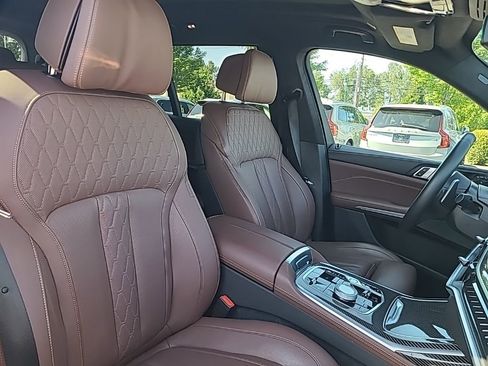 Used 2026 BMW X7 M60i AWD/4WD image 21