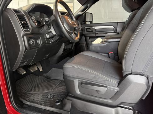 Used 2024 RAM 3500 Tradesman w/ Chrome Appearance Group image 3