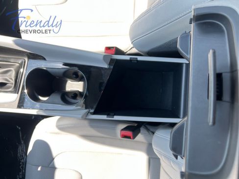 Used 2025 Hyundai Elantra Limited FWD image 23