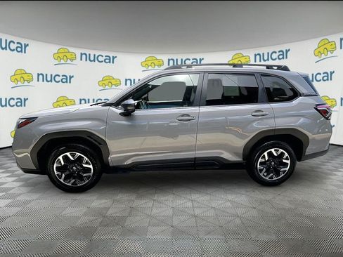 Used 2025 Subaru Forester Premium AWD/4WD image 4