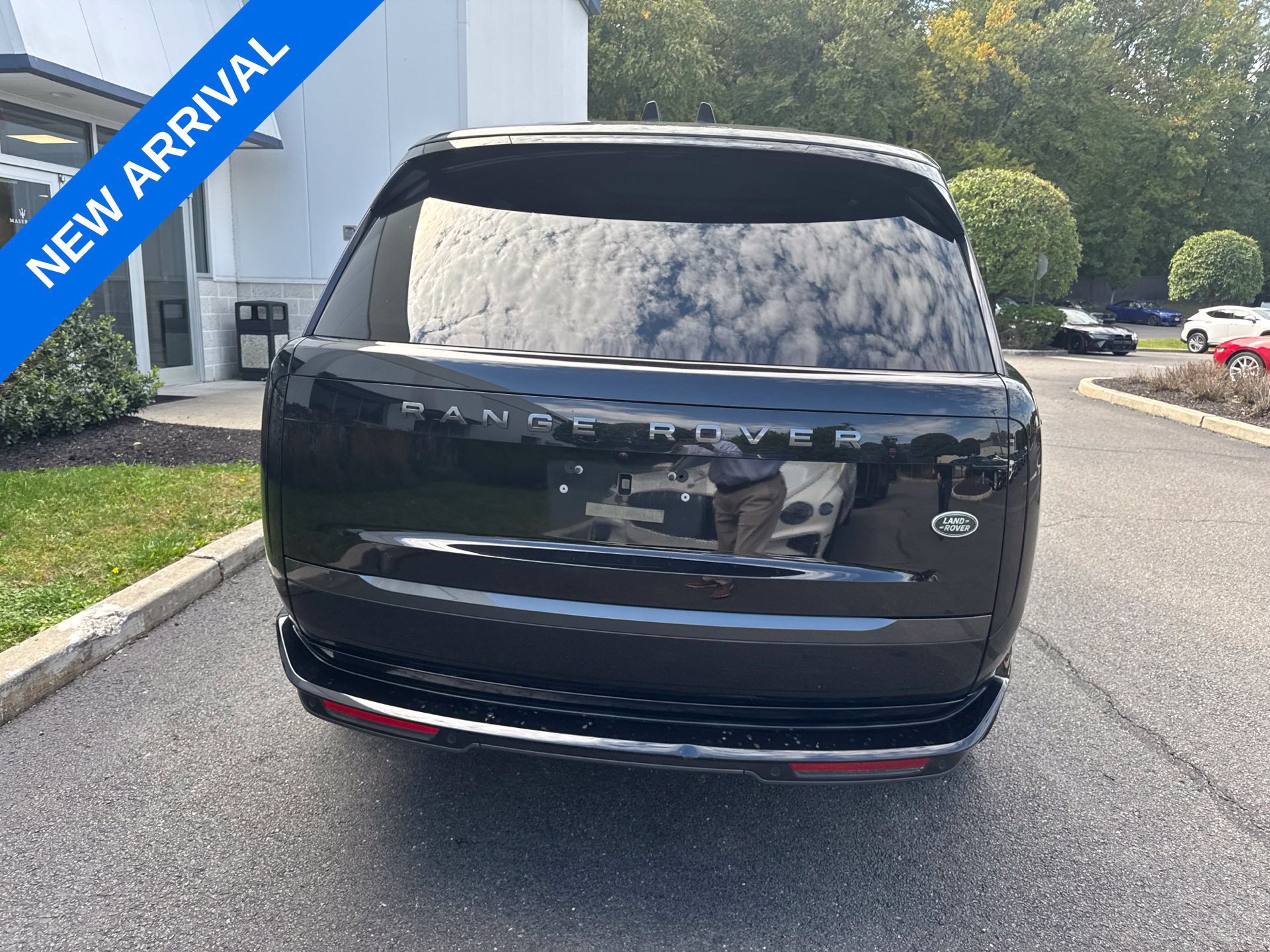 Used 2023 Land Rover Range Rover SE AWD/4WD image 3