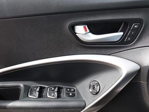 Used 2017 Hyundai Santa Fe Limited image 17