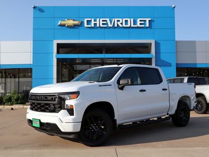 New 2026 Chevrolet Silverado 1500 Custom w/ Turbomax Blackout Package