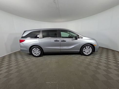 Used 2018 Honda Odyssey LX image 2