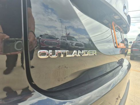 Used 2025 Mitsubishi Outlander ES AWD/4WD image 33