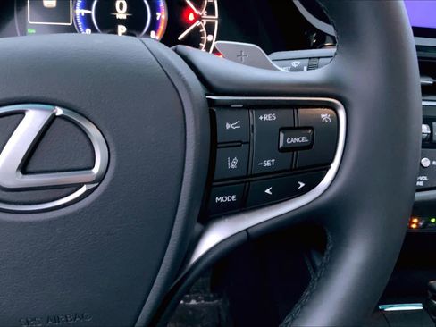 Certified 2025 Lexus ES 350 w/ Premium Package image 25