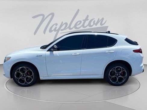 Used 2022 Alfa Romeo Stelvio Veloce AWD/4WD image 6