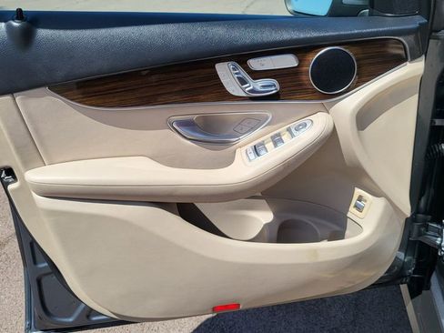 Used 2018 Mercedes-Benz GLC 300 image 24