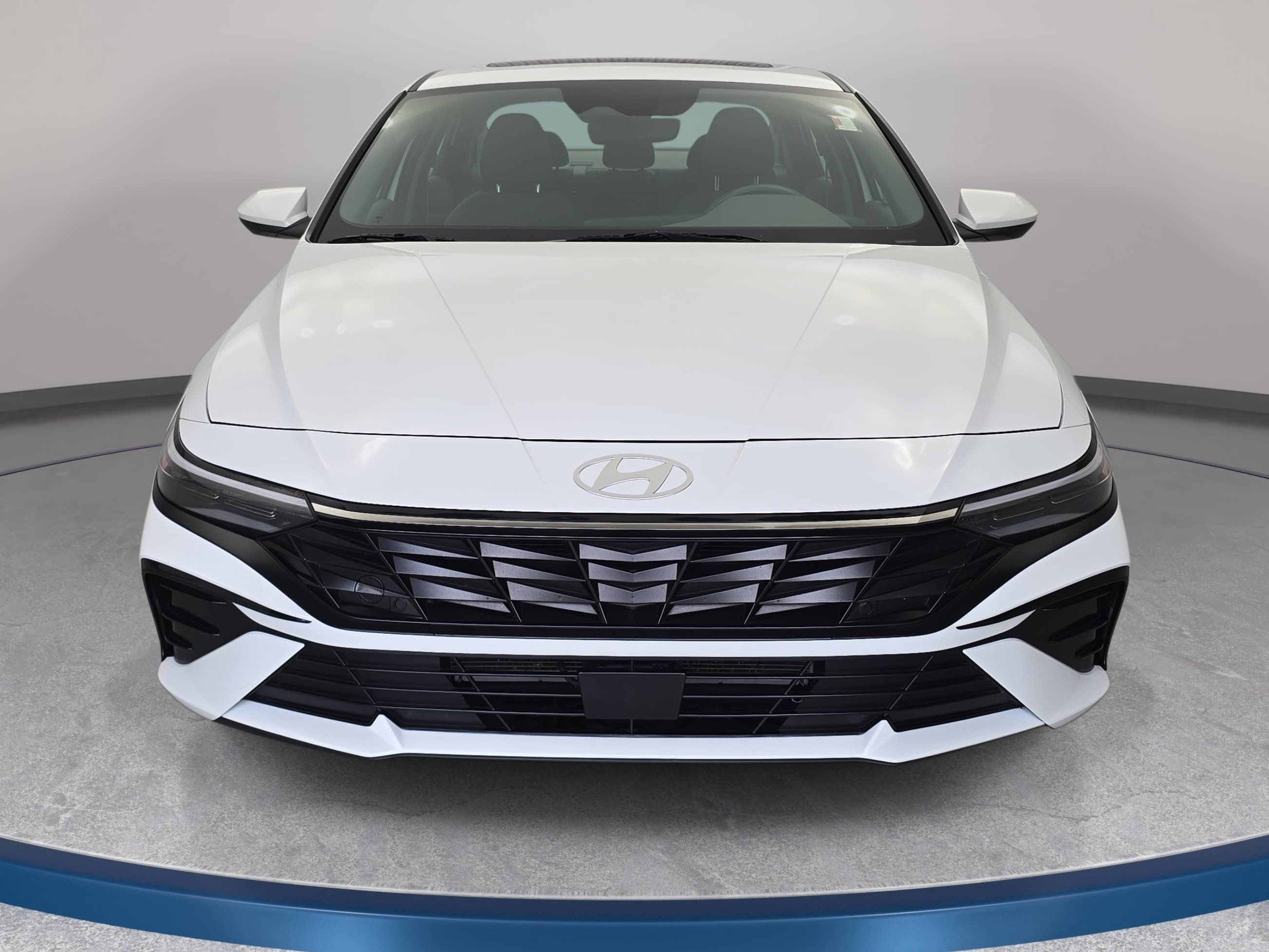 Used 2025 Hyundai Elantra SEL FWD image 2