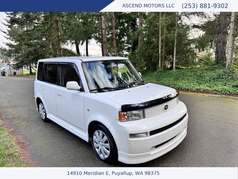 Used 2005 Scion xB Hatchback 4D image 7
