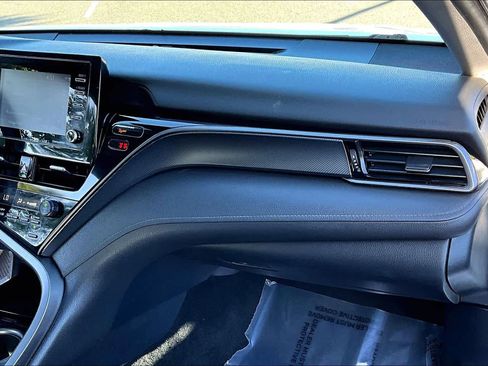 Used 2021 Toyota Camry SE image 18