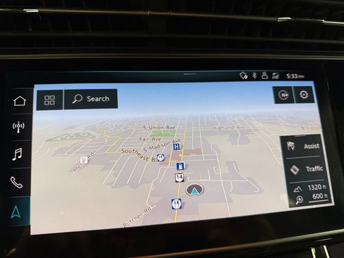 Used 2019 Audi Q8 Premium Plus w/ Premium Plus AWD/4WD image 32