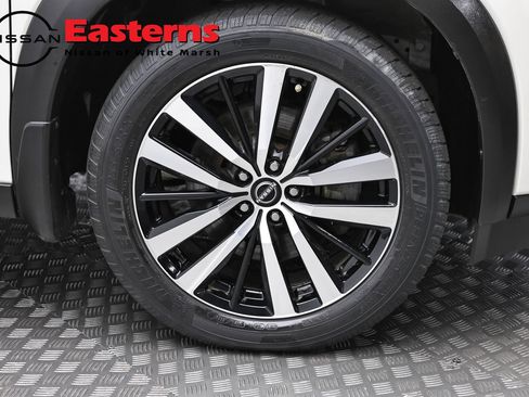 Used 2023 Nissan Pathfinder Platinum AWD/4WD image 33