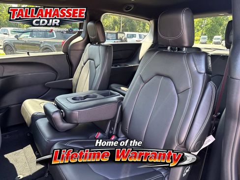 New 2027 Chrysler Pacifica Select FWD image 26