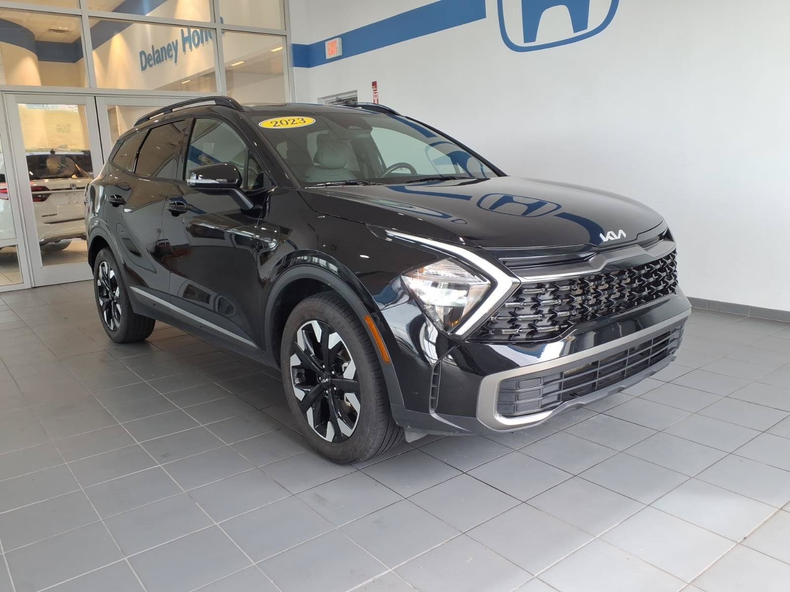 Used 2023 Kia Sportage X-Line w/ X-Line Premium Package AWD/4WD image 1