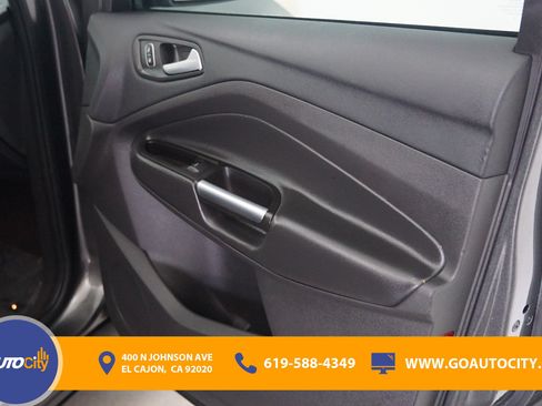 Used 2017 Ford Escape SE FWD image 16
