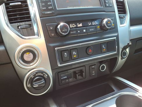 Used 2018 Nissan Titan PRO-4X w/ Pro-4x Utility Package AWD/4WD image 16