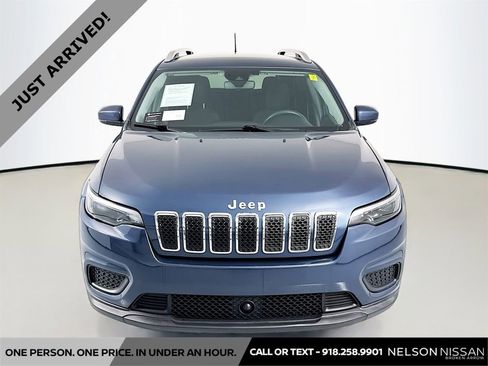 Used 2021 Jeep Cherokee Latitude image 2