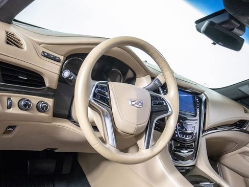 Used 2018 Cadillac Escalade ESV Platinum AWD/4WD image 17
