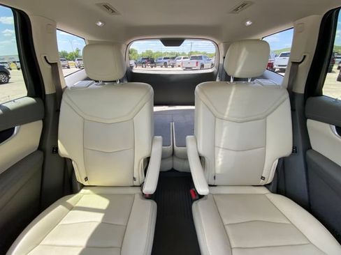 Used 2020 Cadillac XT6 Premium Luxury FWD image 13