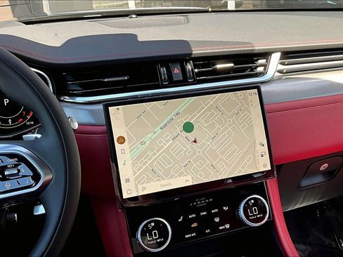 New 2026 Jaguar F-PACE R-Dynamic S image 7