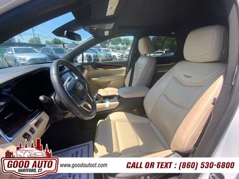 Used 2017 Cadillac XT5 Premium Luxury w/ LPO, Wheel Lock Package AWD/4WD image 6