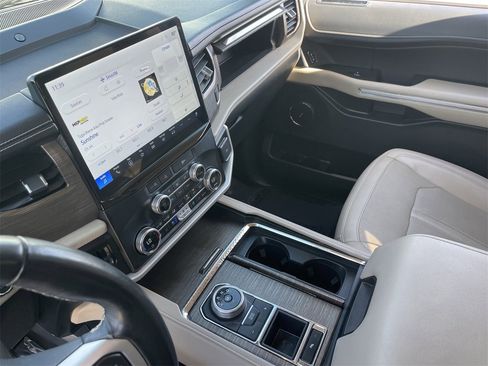 Certified 2023 Ford Expedition Limited image 24