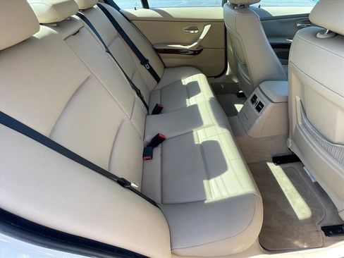 Used 2006 BMW 325i Sedan image 25