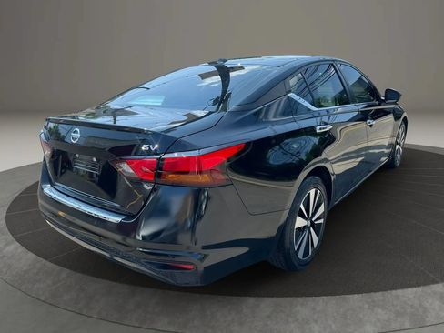 Used 2022 Nissan Altima 2.5 SV FWD image 5