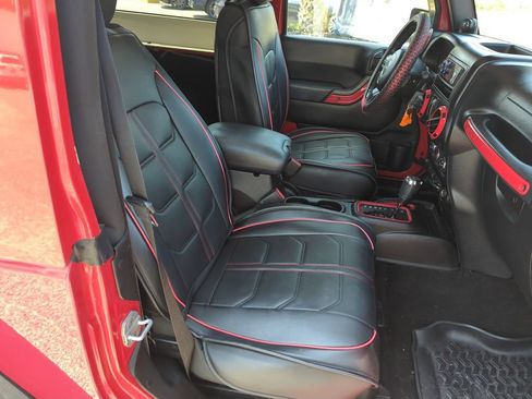 Used 2011 Jeep Wrangler Sahara w/ Connectivity Group AWD/4WD image 25