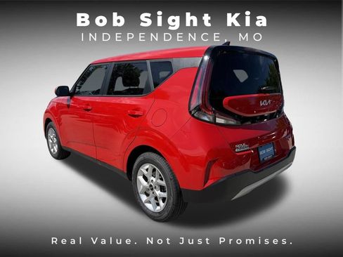 Certified 2023 Kia Soul LX w/ LX Technology Package FWD image 13
