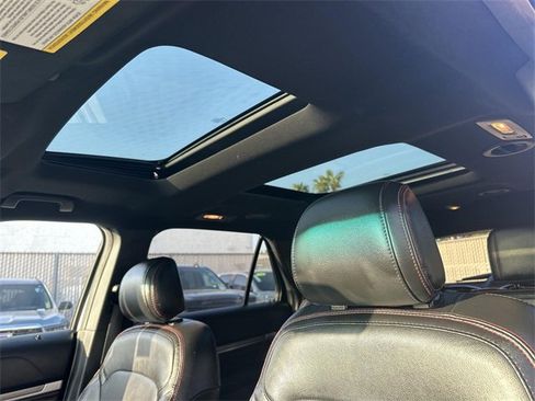 Used 2017 Ford Explorer Sport image 18