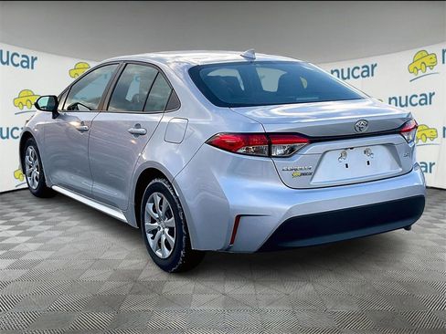 Used 2023 Toyota Corolla LE image 4