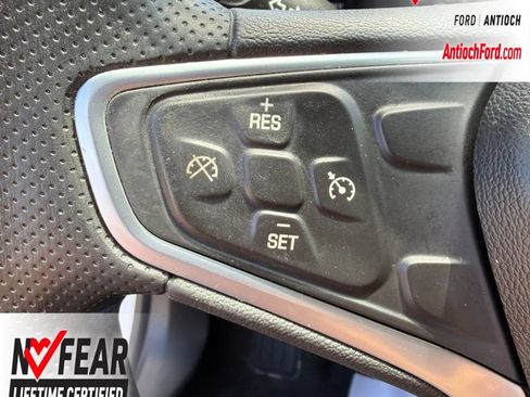 Used 2022 Chevrolet Malibu LT FWD image 17