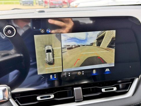 New 2026 Chevrolet Equinox LT w/ Convenience Package II FWD image 23