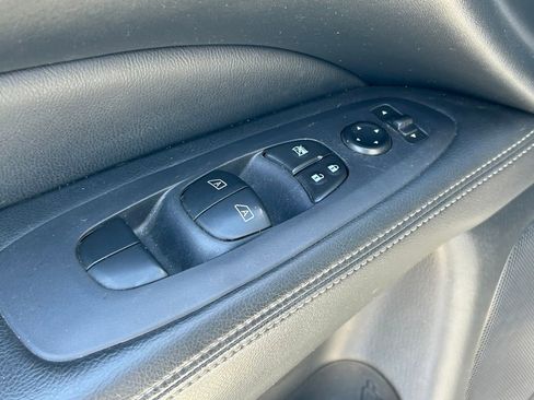 Used 2020 Nissan Pathfinder SL image 26