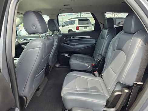 Used 2019 Buick Enclave Essence AWD/4WD image 17