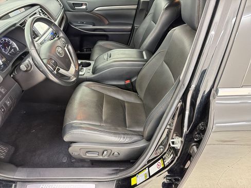 Used 2018 Toyota Highlander Limited image 4