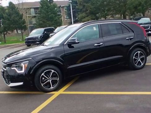 Certified 2023 Kia Niro FWD image 7