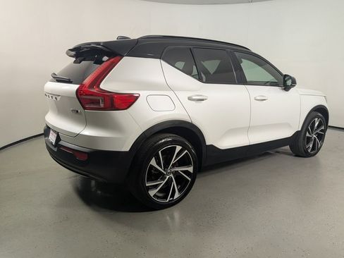 Used 2021 Volvo XC40 T5 R-Design w/ Advanced Package AWD/4WD image 7