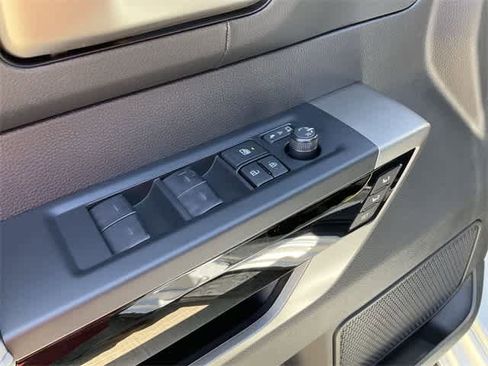 Used 2025 Toyota Tundra Limited image 14