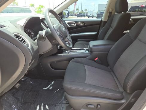 Used 2019 Nissan Pathfinder SV FWD image 30