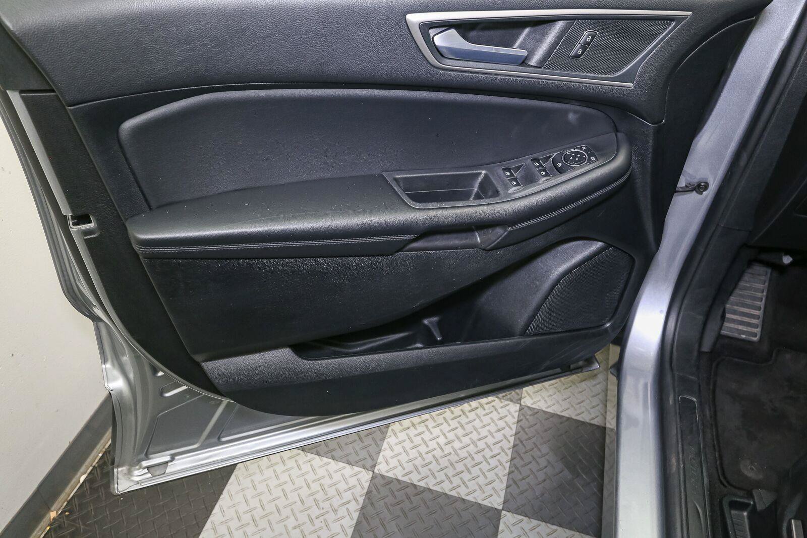 Used 2024 Ford Edge SEL AWD/4WD image 38